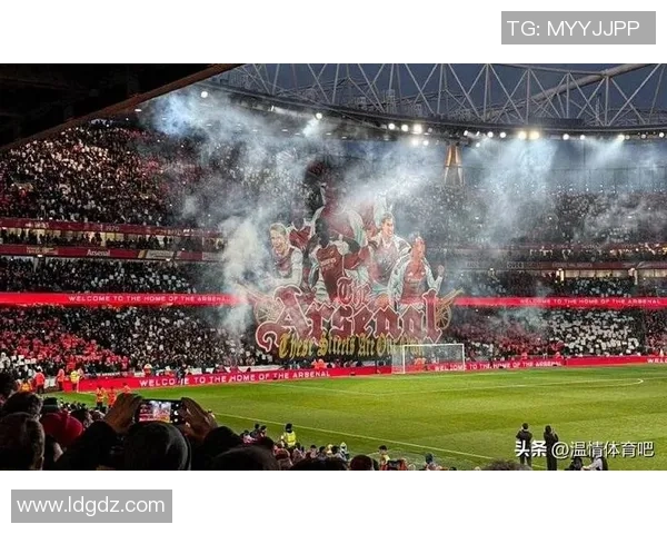 枪炮与烈焰：阿森纳窥探法兰克福“黑马”巴霍亚，是新时代枪王的曙光？